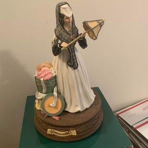 San Francisco Music Box Scarlett